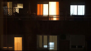 The other side - proyección '19 ventanas' en la sala Artistic Metropol