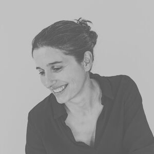 María Azkarate es profesora de Lens
