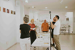 Montaje Exposición 'El tiempo que somos'-46