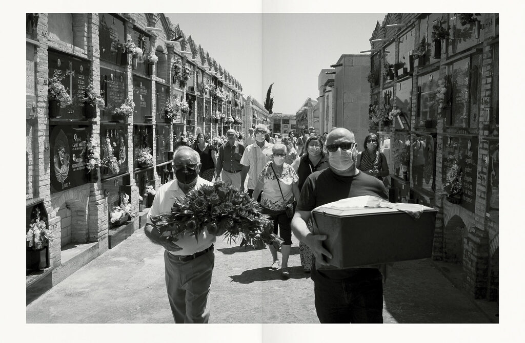 Santi Donaire recibe el Premio PHotoESPAÑA 2025 por su libro Punto ciego.