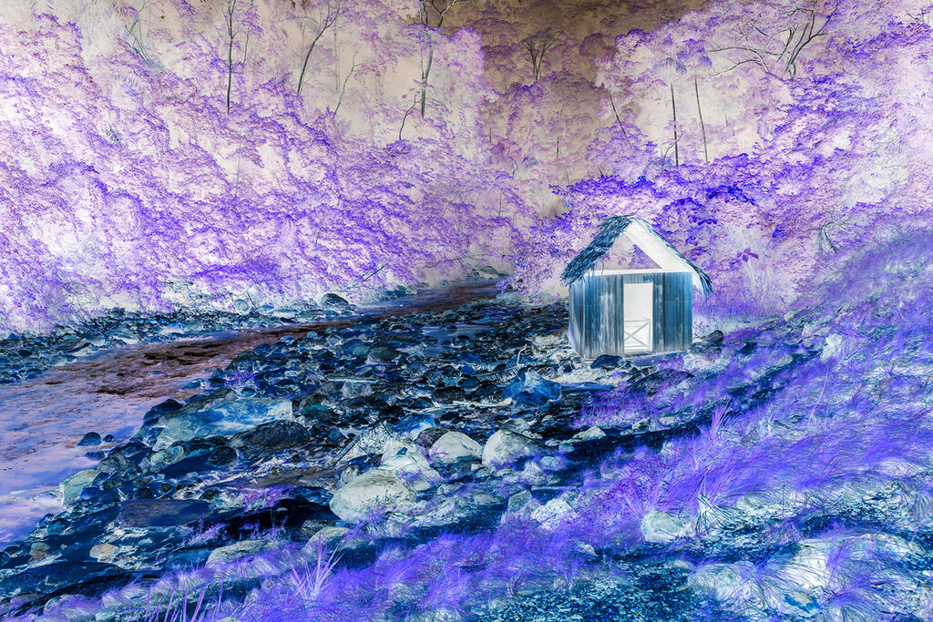 Luis Astudillo, exalumno del Curso Avanzado de Fotografía Contemporánea de LENS, presenta su primera exposición individual, Los Invisibles, en el Museo Etnográfico Amazónico de Lima, consolidando la evolución de un proyecto desarrollado en la escuela.