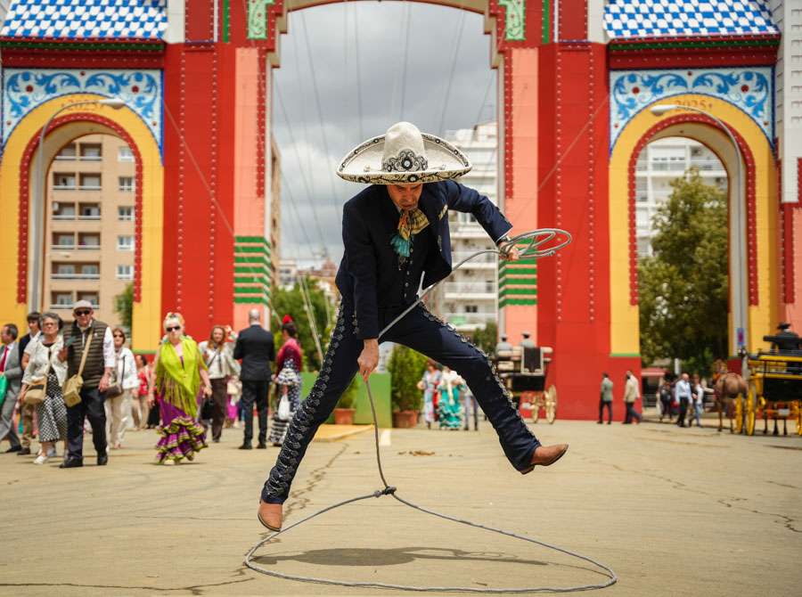 (Foto de ARCHIVO) La portavoz de Vox España, Isabel Moñino, en el Real de la Feria de Abril de Sevilla, a 8 de mayo de 2025, en Sevilla (Andalucía, España). Ambiente en el Real de la Feria de Abril de Sevilla. María José López / Europa Press 08/5/2025