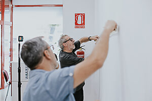 Montaje Exposición "Miradas en Resistencia" - Curso Avanzado de Creación Fotográfica Contemporánea 25/26 - ©Lens Escuela